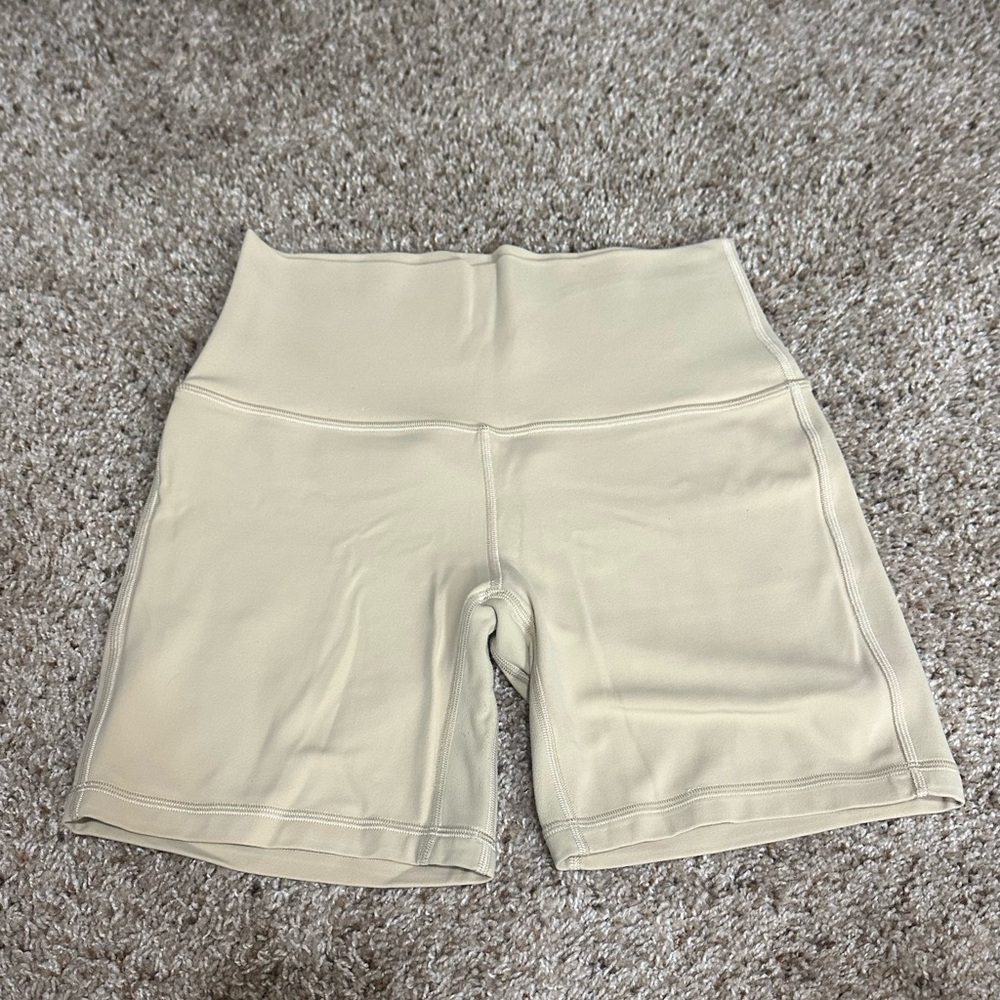 Lululemon align high-rise 4” shorts
